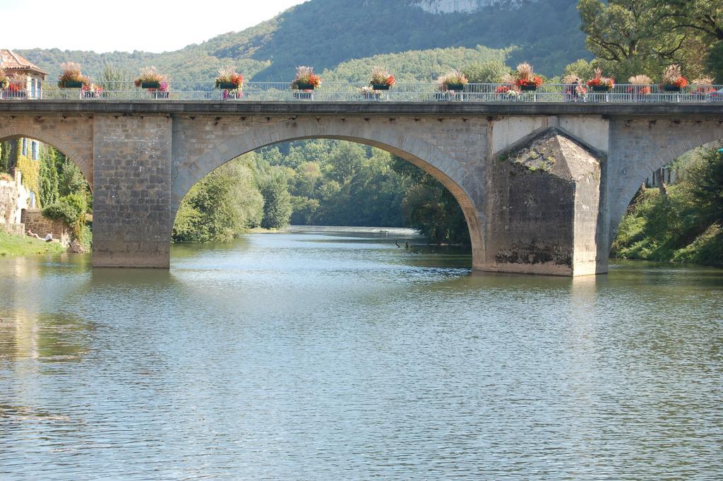 Auberge Lion D'Or Saint-Antonin Esterno foto