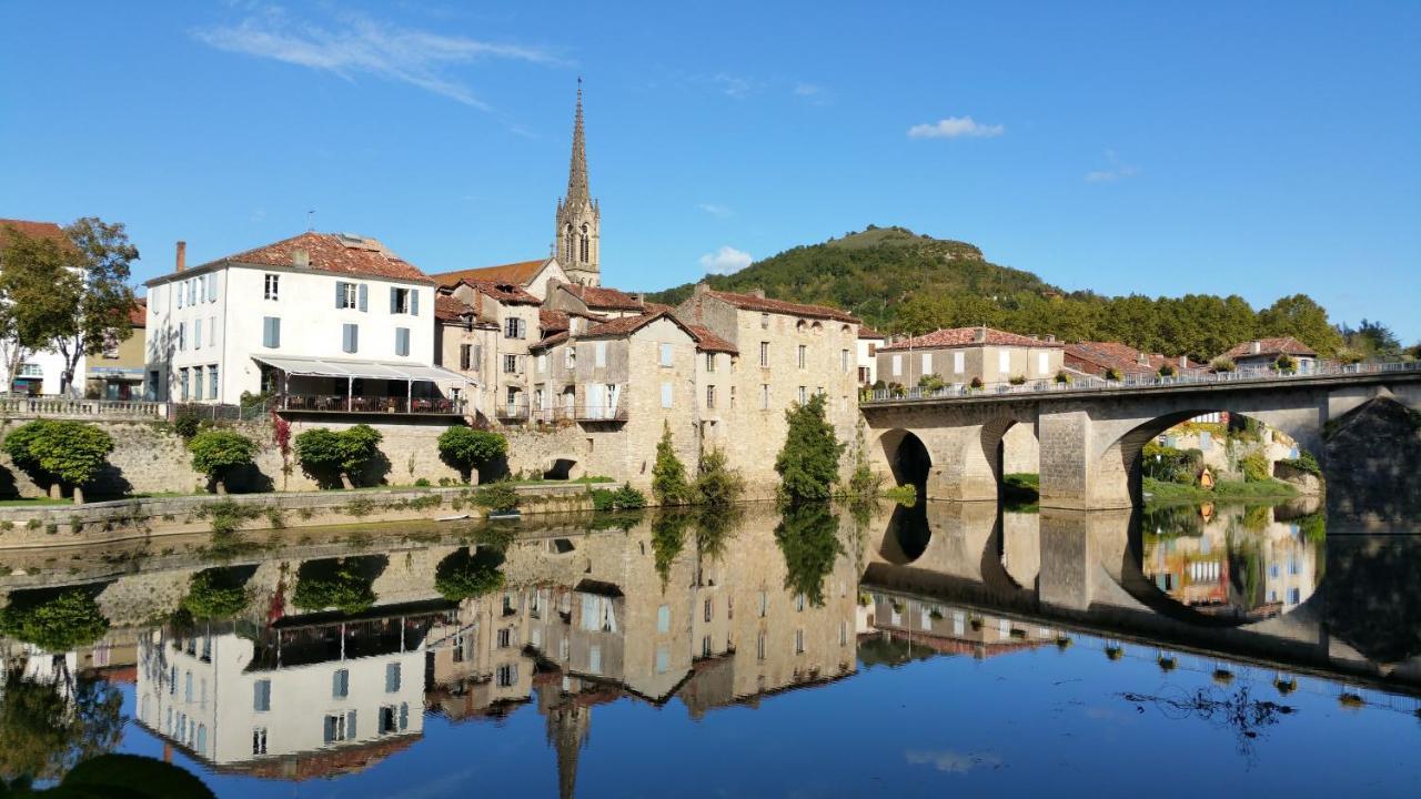 Auberge Lion D'Or Saint-Antonin Esterno foto